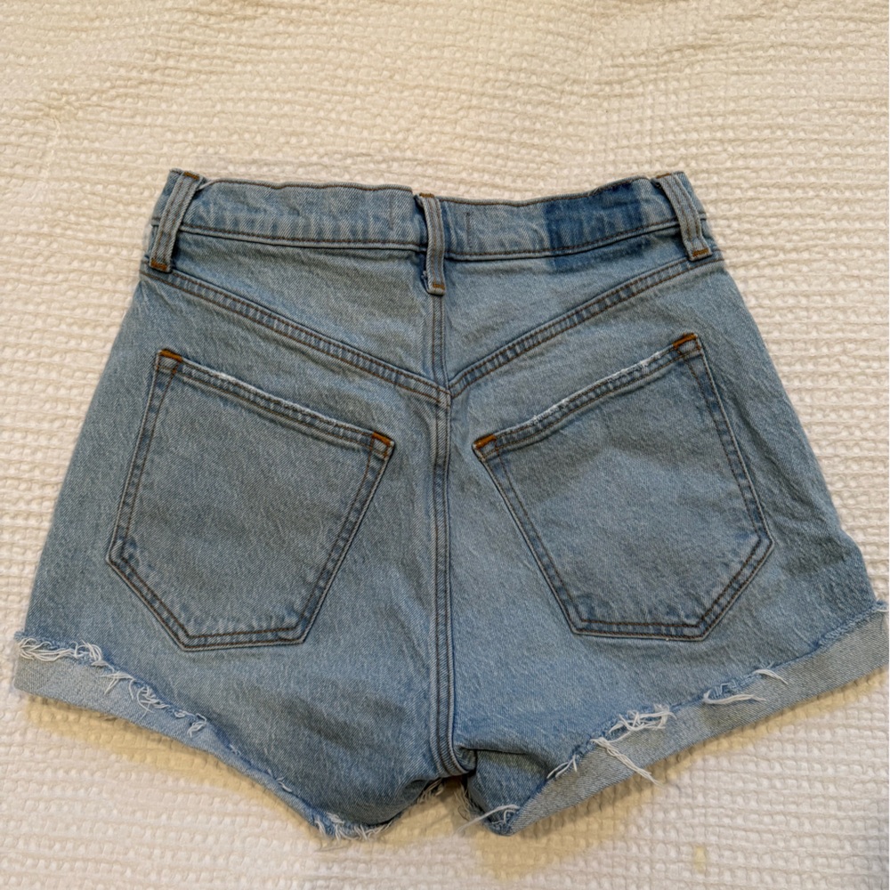 Abercrombie High Rise Mom Short - Picture 3 of 3